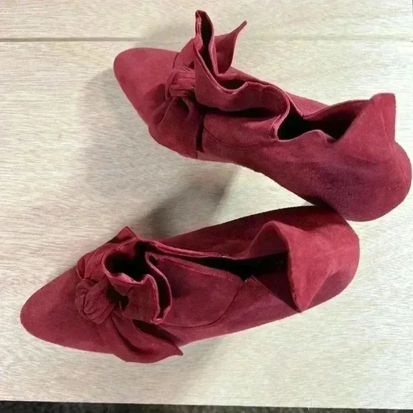 Te Casan Limited Edition red suede heels 
Size: 40 or 9.5 NEW - Picture 3 of 11